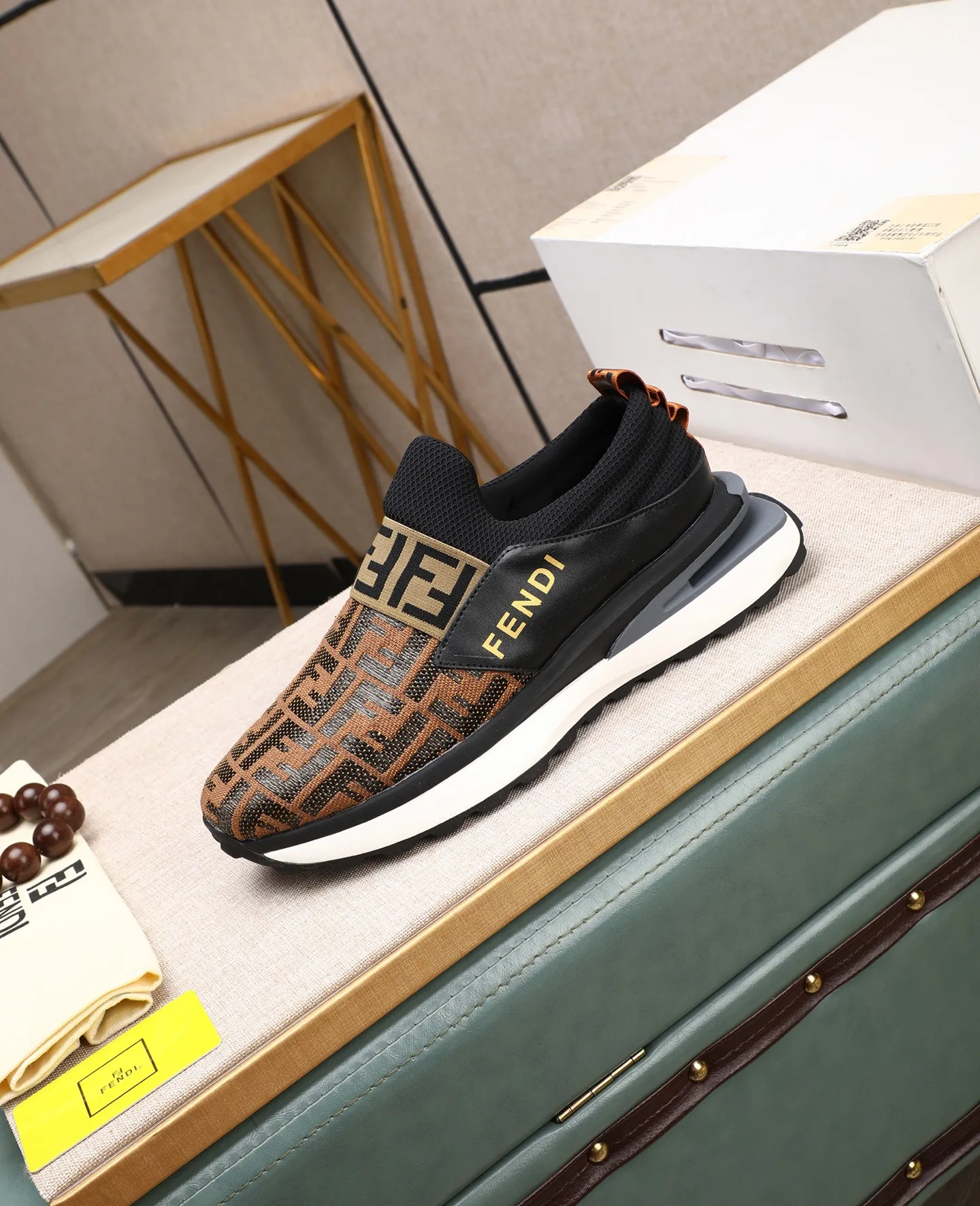 Men's shoes 💰460🕷🕷[FENDI] Fendi fashionable casual men's shoes 🇨🇳Original official website 1:1 model opening, new models are available first 💯Not high-profile but avant-garde, simple About low-key and fashionable, super versatile style 🌿 Made of original cowhide ➕ Pigskin lining 🎋 The version is comfortable on the feet, so rigorous for any small place, and the workmanship is first-class 🍍38-44 Large quantities in stock
